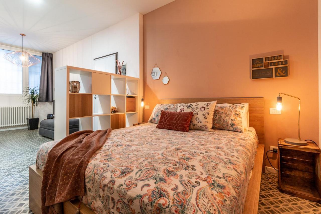Dimora Di Charme San Carlo 12 By Wonderful Italy Apartman Bologna Kültér fotó